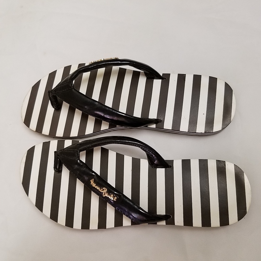 Henri Bendel flip flops shoes sz 2